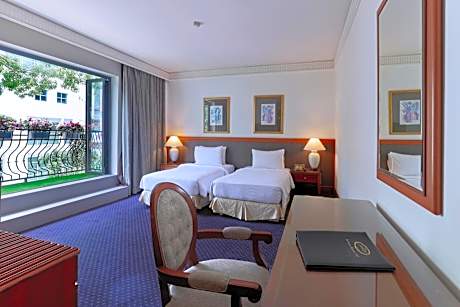 Deluxe Twin With Balcony