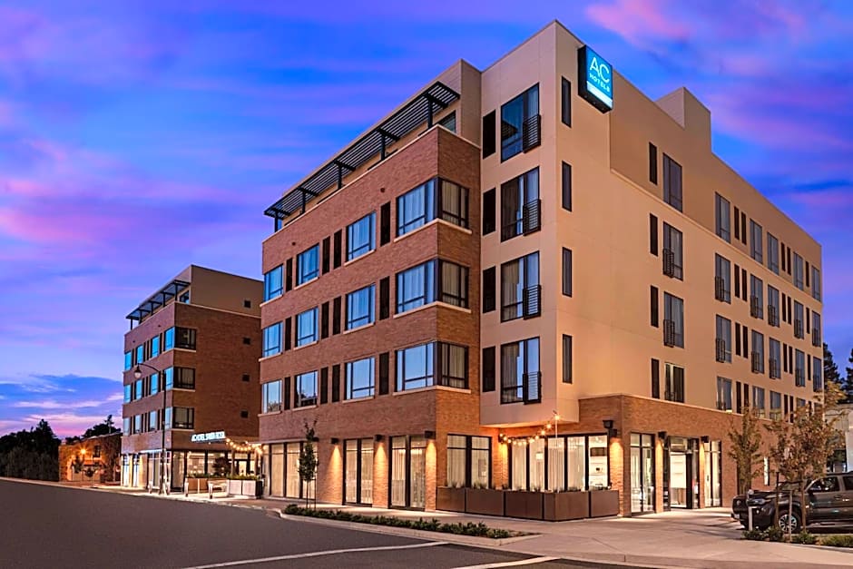 AC Hotel by Marriott Santa Rosa Sonoma Wine Country