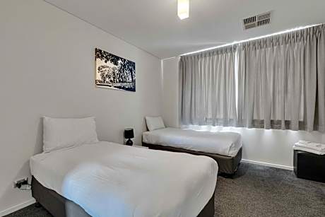 Two Bedroom Studio - Offsite & Stair Access only