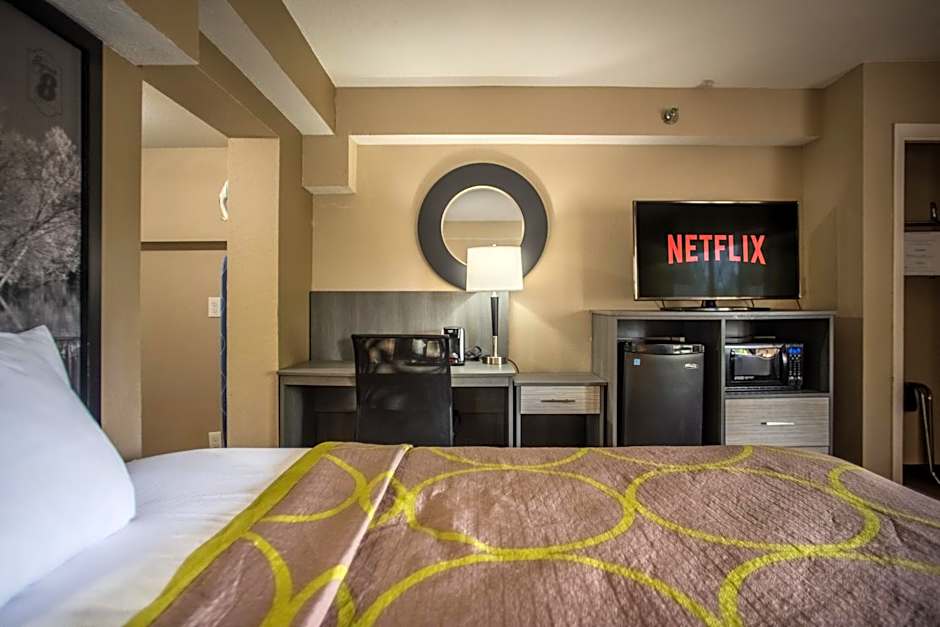 Super 8 by Wyndham Downtown Gatlinburg at Convention Center