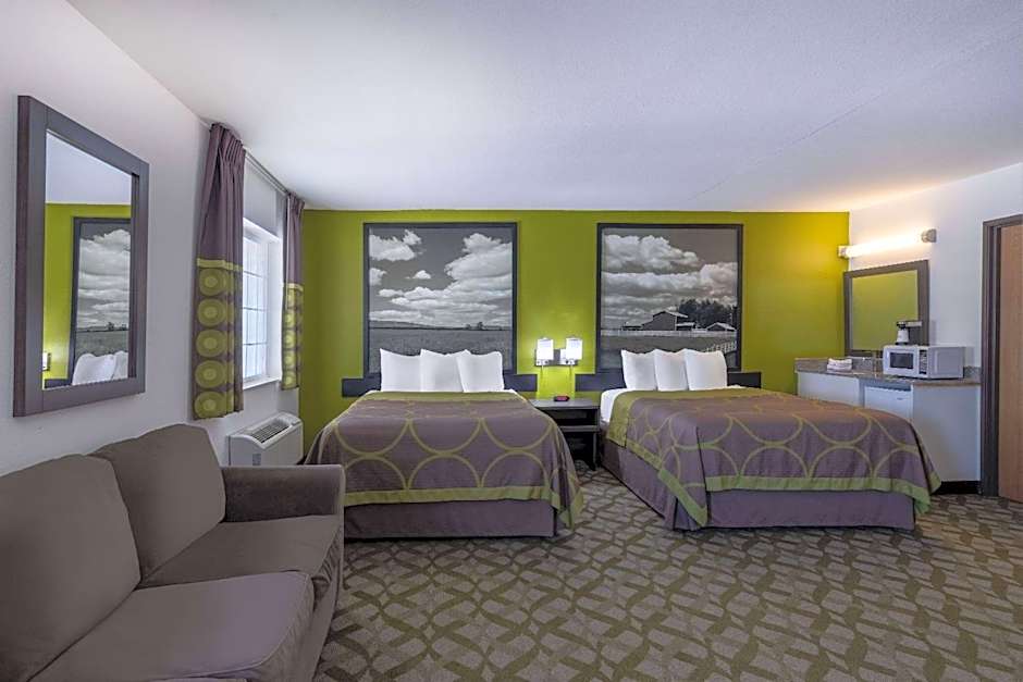 Super 8 by Wyndham De Soto