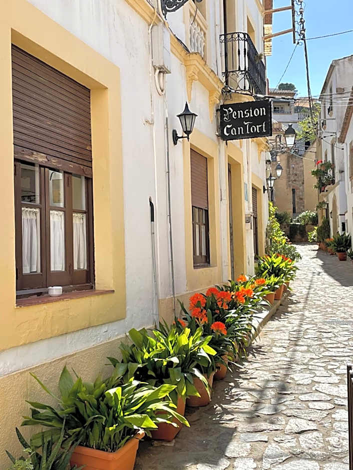 P&R hostals Can Tort