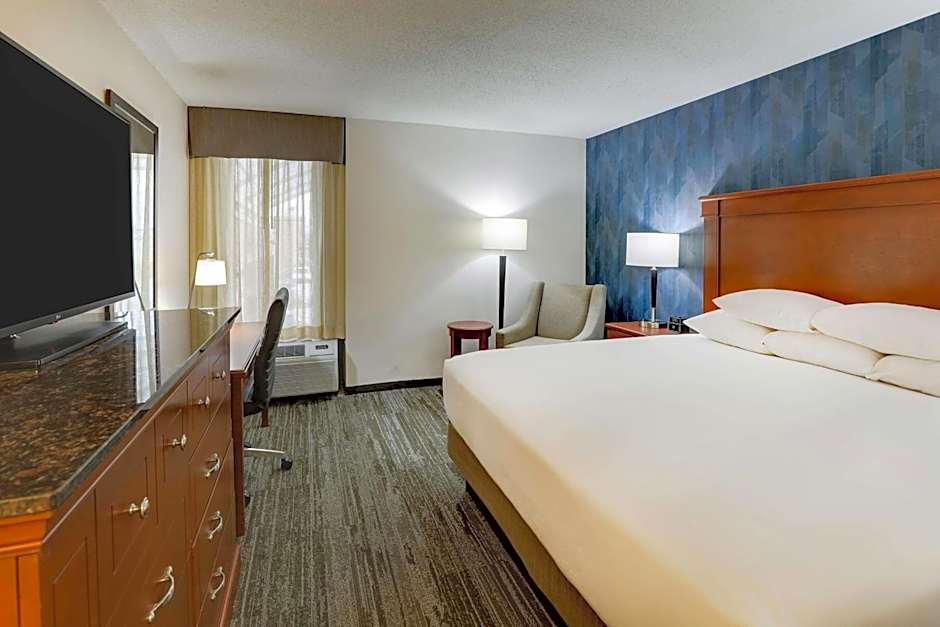 Drury Inn & Suites St. Louis St. Peters