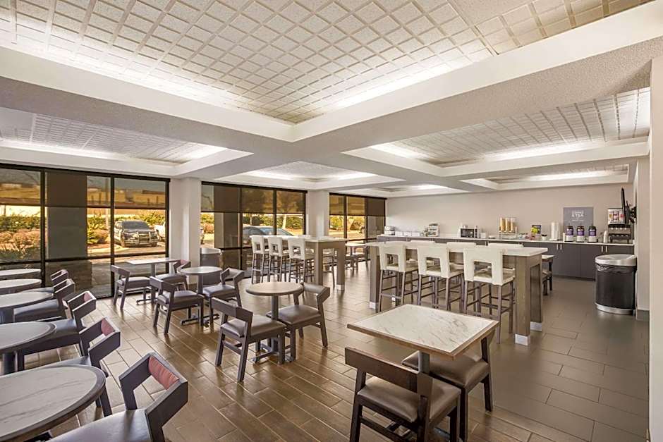 Clarion Pointe Forsyth I-75