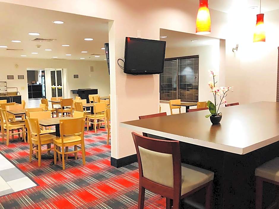 Country Inn & Suites by Radisson, DFW Airport South, TX