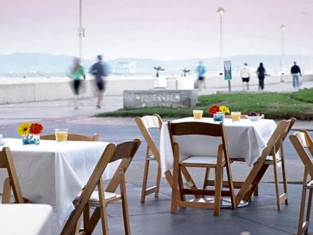 Beach House Hotel at Hermosa Beach