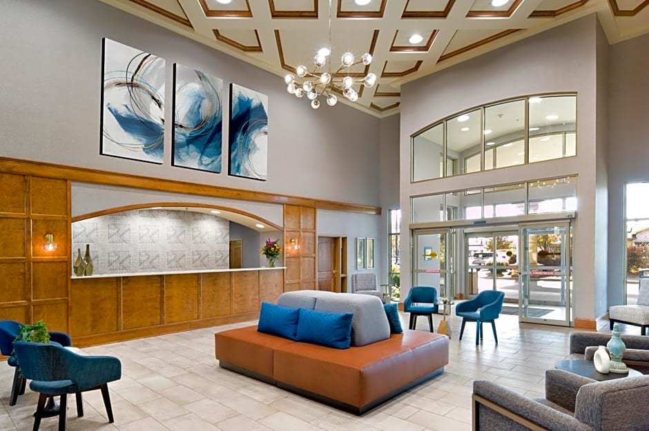 Clubhouse Hotel and Suites - Sioux Falls