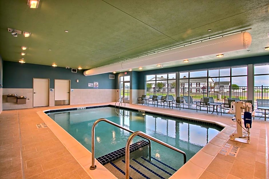 Holiday Inn Express & Suites Fond Du Lac By IHG