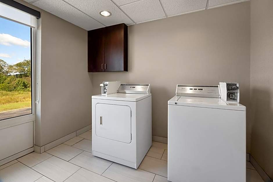 Holiday Inn Express Pembroke By IHG