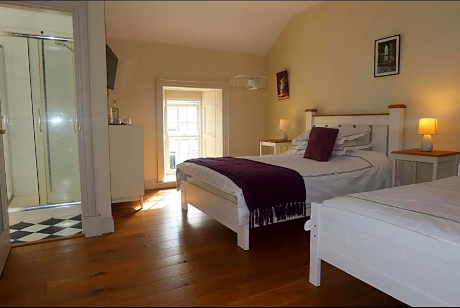 Geoghegans Magpie Bar and B&B