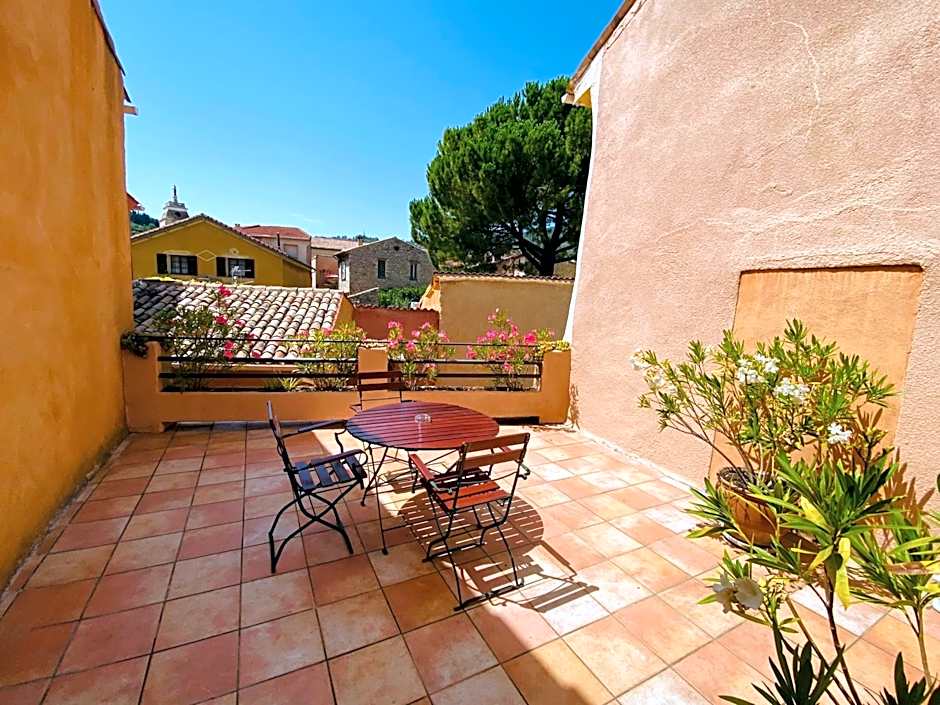 Les Arcades Le Lion D'or