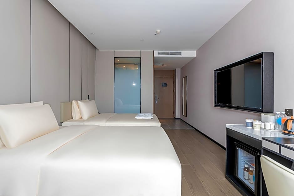 Atour X Hotel Zhuhai Gongbei Port High-speed Railway Station
