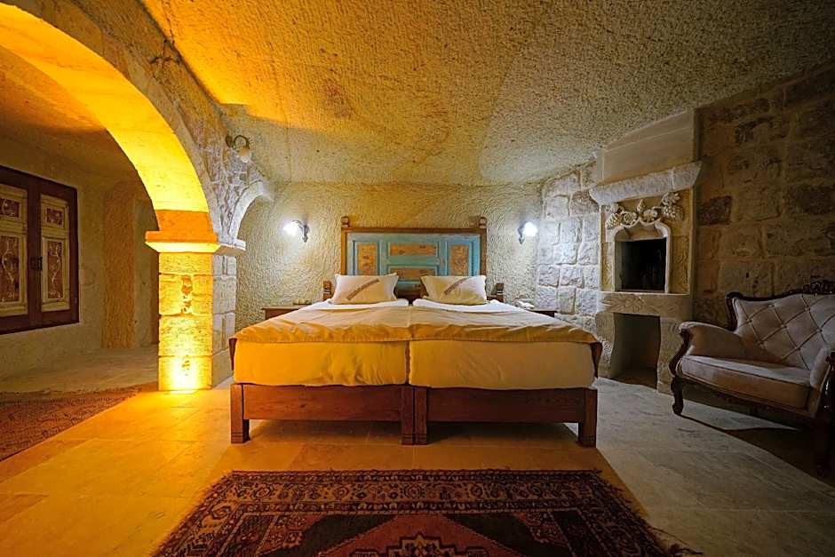 Serenus Cave Suites
