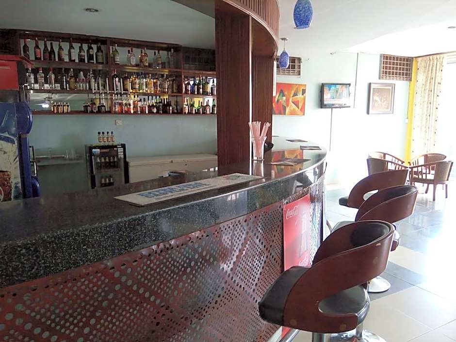 Aponye Hotel – Kampala, WV
