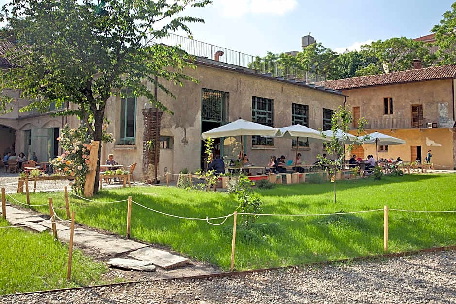 Un posto a Milano - guesthouse all'interno di una cascina del 700