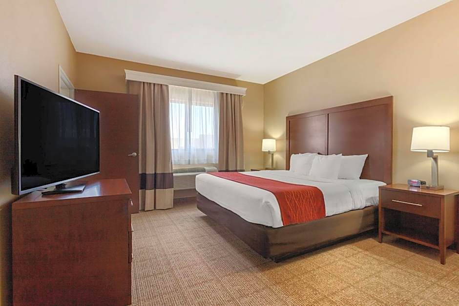 Comfort Inn & Suites Page at Lake Powell