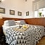Crystal Suites Old Town