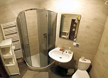 Comfort Triple Room with Shower