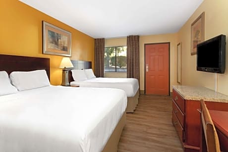 2 Queen Beds Deluxe Room Non-Smoking