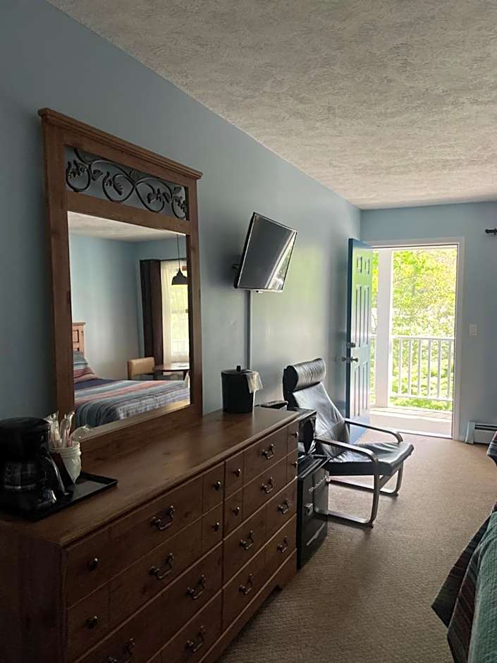 M22 Inn Glen Arbor