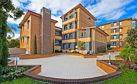 Comfort Inn & Suites Burwood