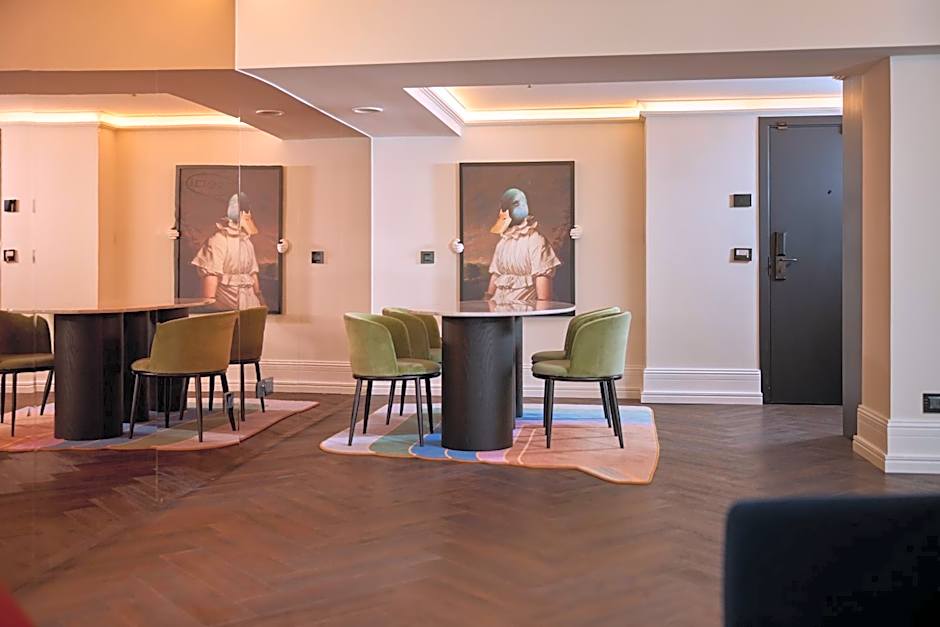 Cardo Brussels, Autograph Collection