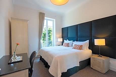 Double or Twin Room with Partial Sea View