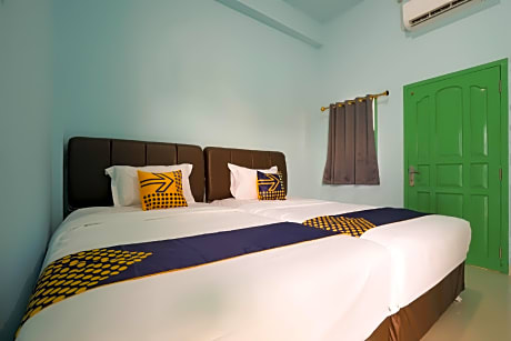 OYO 2738 818 Home Stay