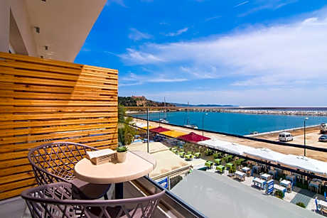 Molos Hotel