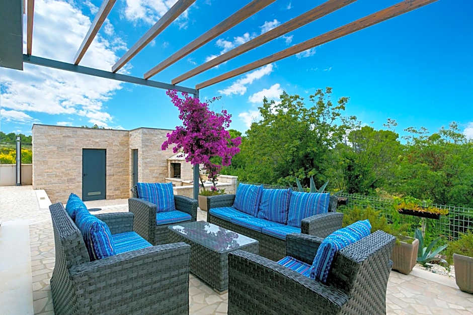 Deneris - App with Private Pool