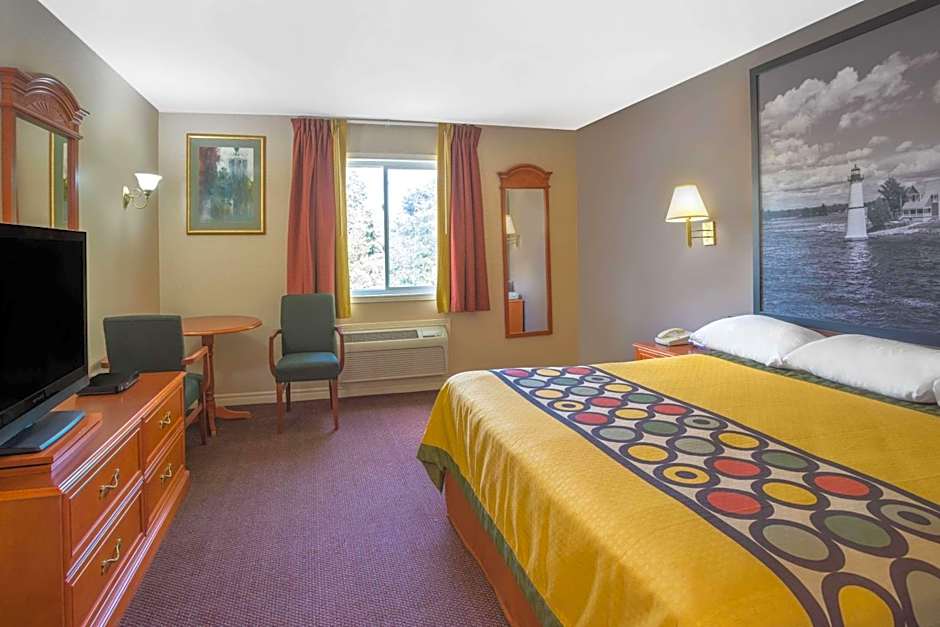 Super 8 by Wyndham Kingston