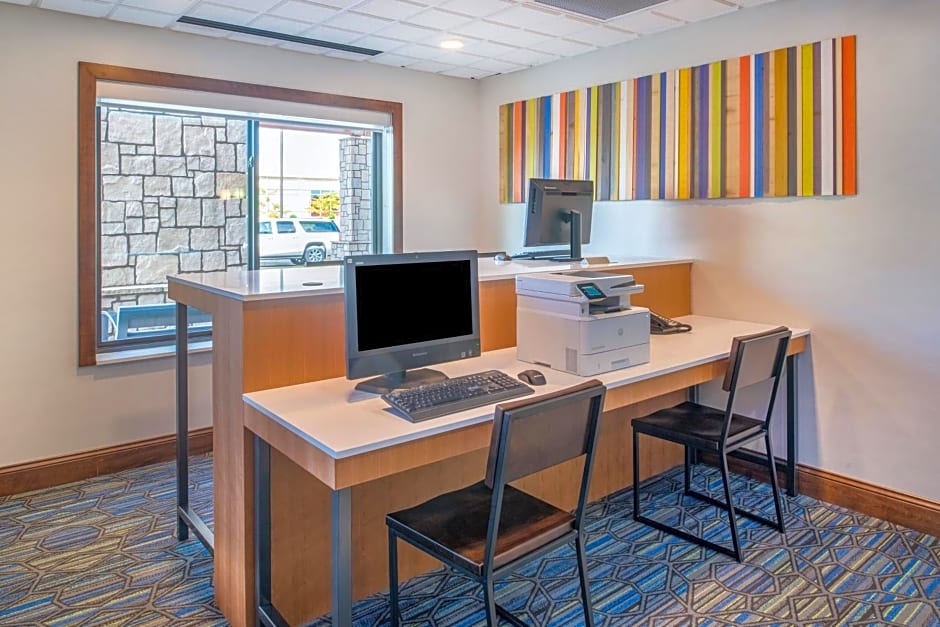 Holiday Inn Express Hotel & Suites Bismarck by IHG