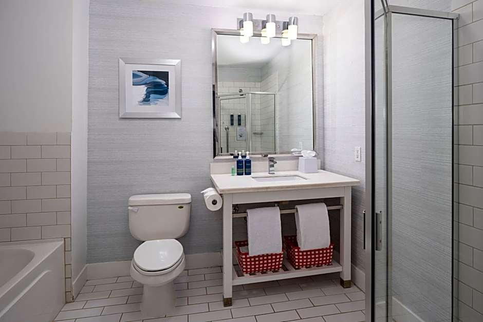 Four Points By Sheraton Victoria Gateway