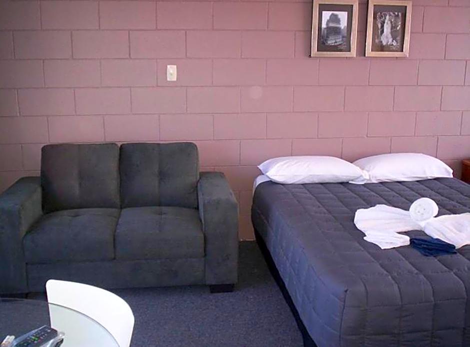 Broadway Motor Inn