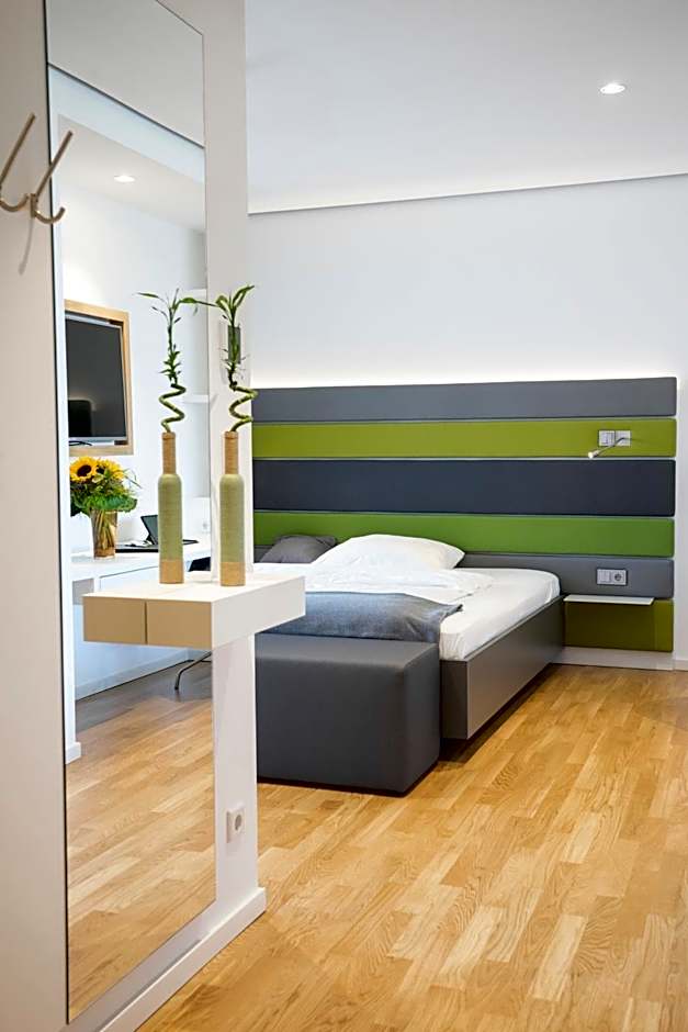 Seven Hotel + Boardinghouse