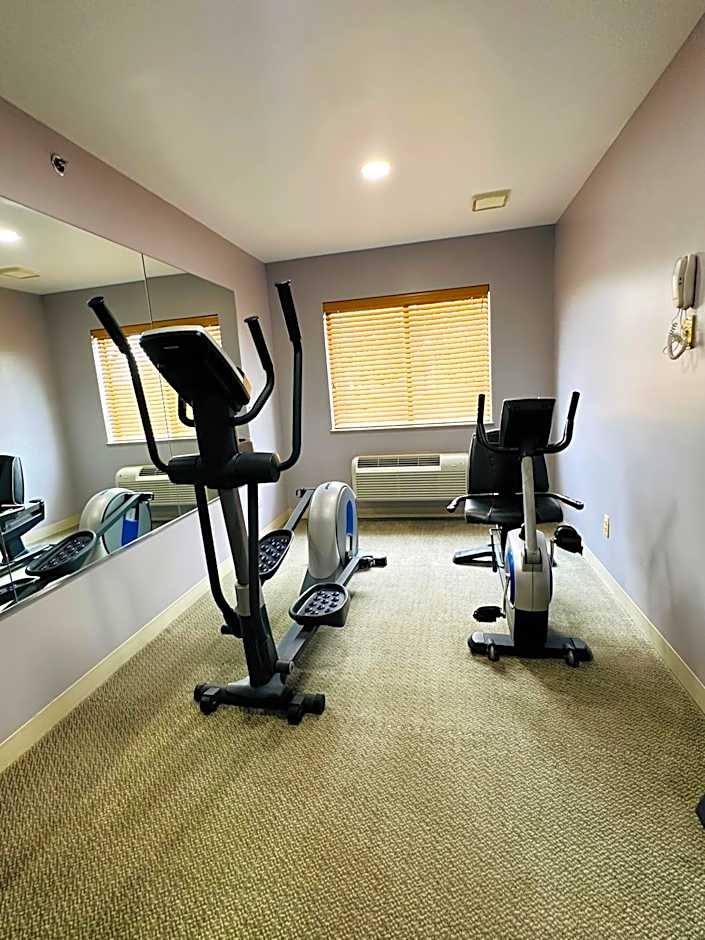 Super 8 by Wyndham Imlay City