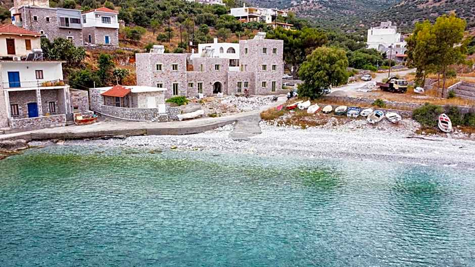 Arapis Rooms & Suites