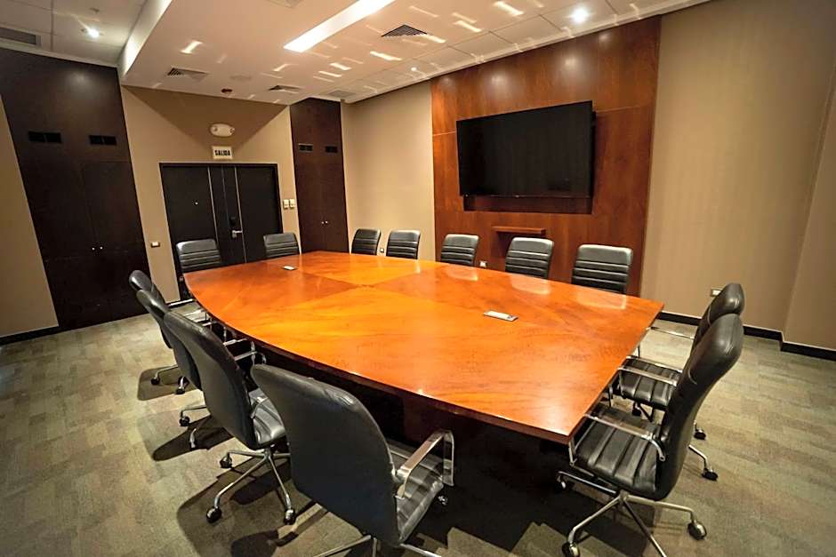 DoubleTree by Hilton Trujillo