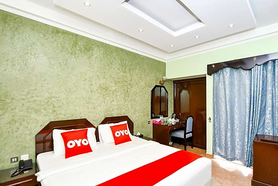 OYO 137 Marina Hotel