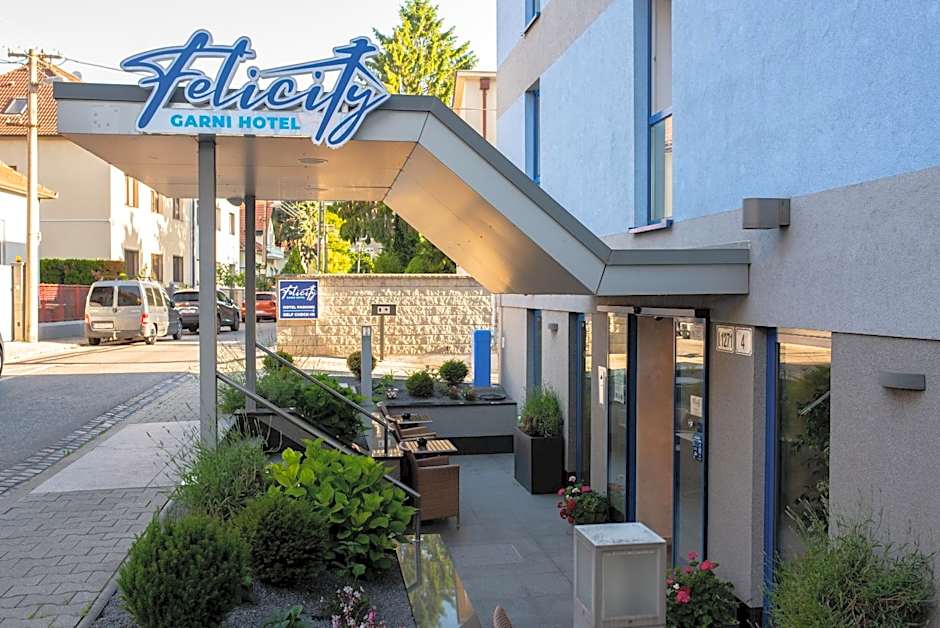 Felicity Garni Hotel