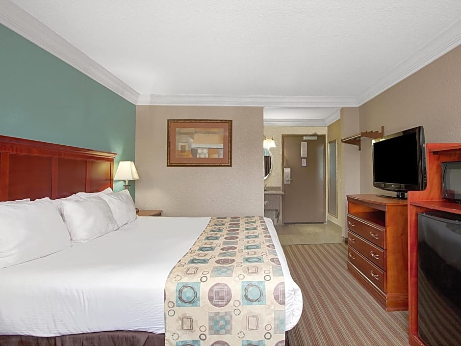 Ramada by Wyndham Houston Intercontinental Airport South