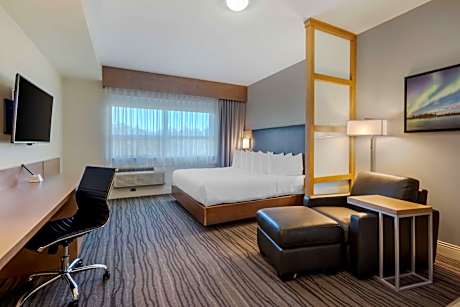 King Room with Roll-In Shower - Disability Access