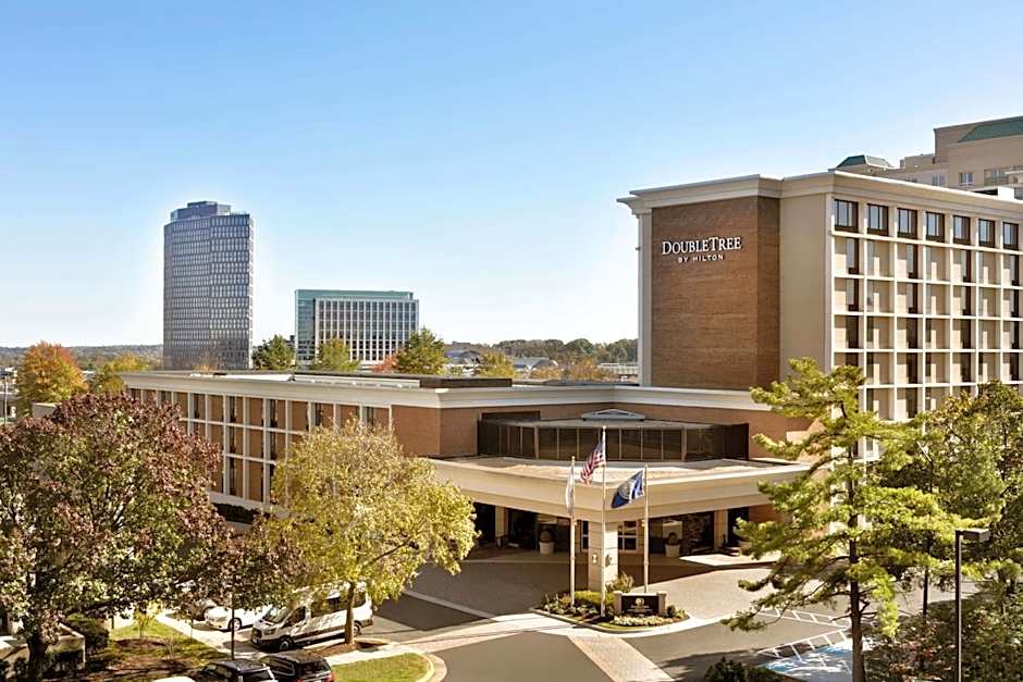 DoubleTree by Hilton McLean Tysons