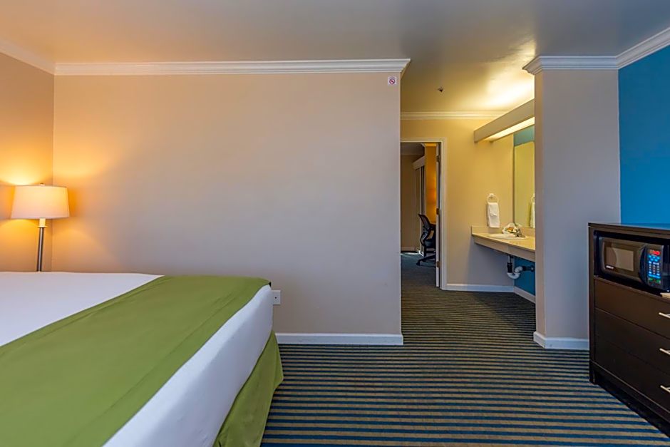 Ocean Pacific Lodge