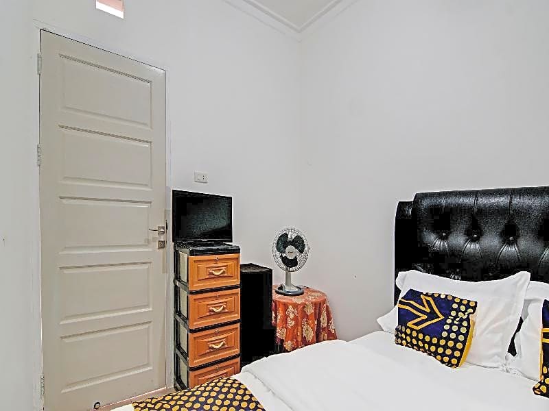 Hotel O Homestay Dinda Syariah Near Masjid Al Amin