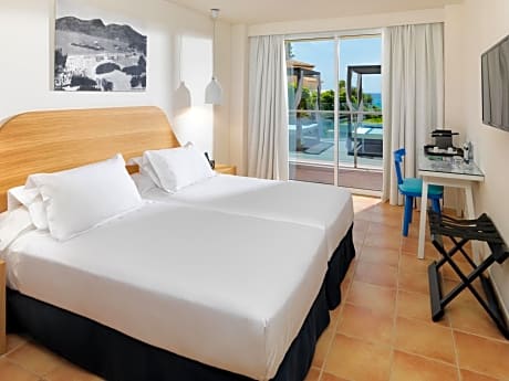  Double or Twin Room with Sea View and Terrace