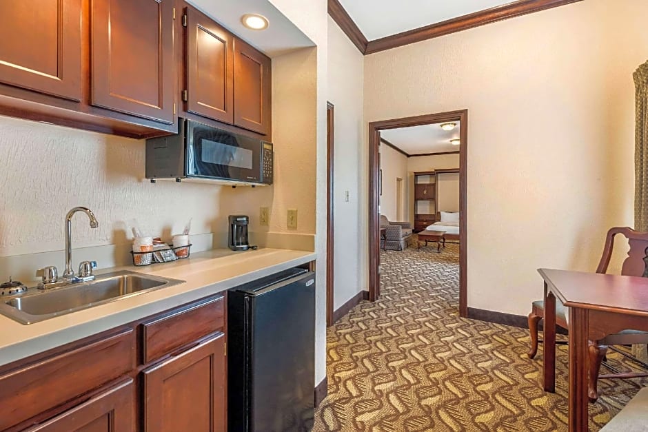 Quality Inn & Suites Zanesville City Center