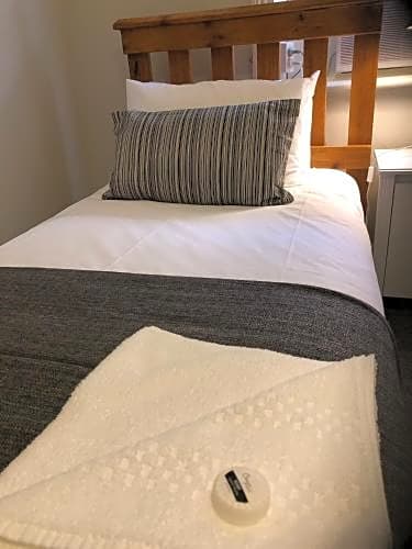 Foto 1 dari 4 — Twin Room with Shared Bathroom