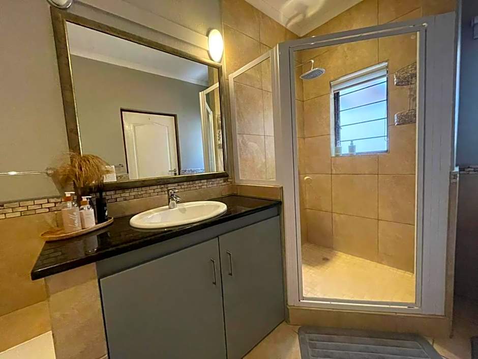 Khululeka Safaris Lodge