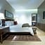 Square Small Luxury Hotel